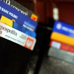 Mniej kart kredytowych w portfelach Polaków