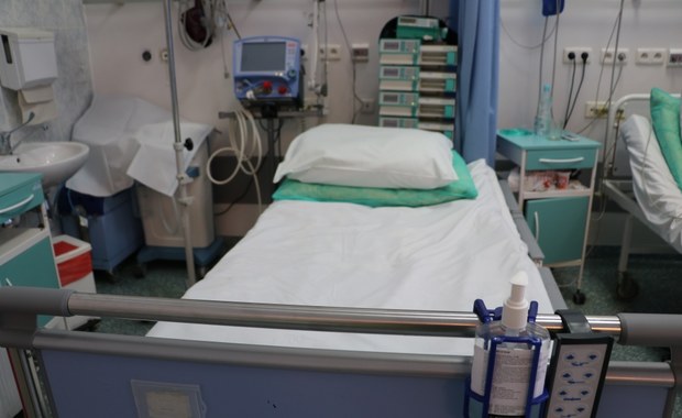 Mniej łóżek w szpitalach. Resort zdrowia zapewnia, że chodzi o bezpieczeństwo pacjentów