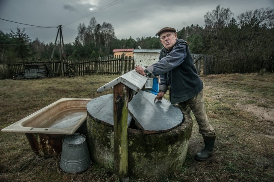 Mniej niż 8 zł dziennie na osobę - to średni dochód w co czwartej rodzinie odwiedzanej przez wolontariuszy Szlachetnej Paczki. /Piotr Woźniakiewicz / ArsLumen.pl  /Materiały prasowe