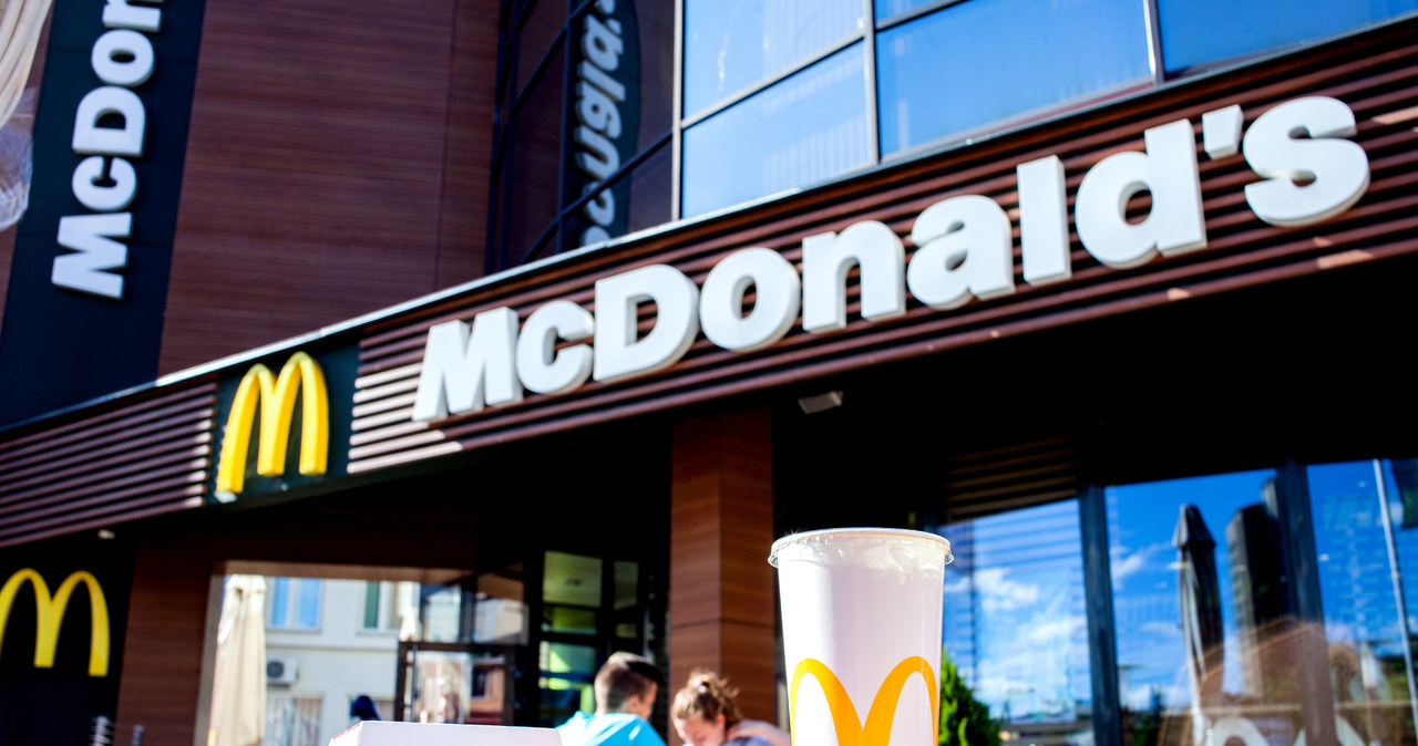 Mniej plastiku i emisji gazów cieplarnianych w McDonald’s /123RF/PICSEL
