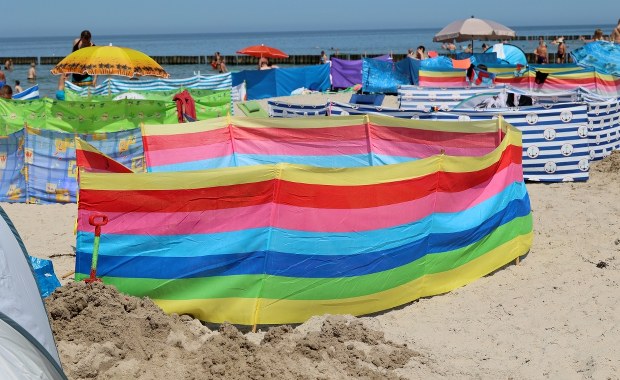 Mniej turystów nad morzem. Przedsiębiorcy apelują, by nie straszyć drożyzną