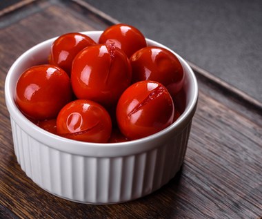Mniejsze odmiany są skarbnicą witamin. Kto powinien jeść pomidorki koktajlowe? 