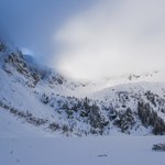 Mniejsze zagrożenie lawinowe w Tatrach, ale nadal niebezpiecznie 