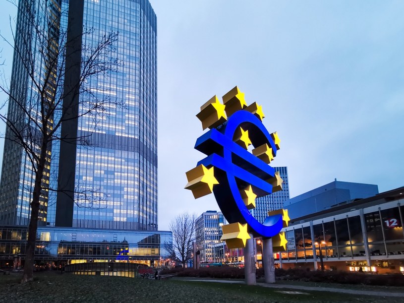 Mnożą się próby nacisku na Europejski Bank Centralny (EBC), aby umorzył część skupionych długów państw strefy euro w ramach działań w walce ze skutkami koronawirusa /123RF/PICSEL