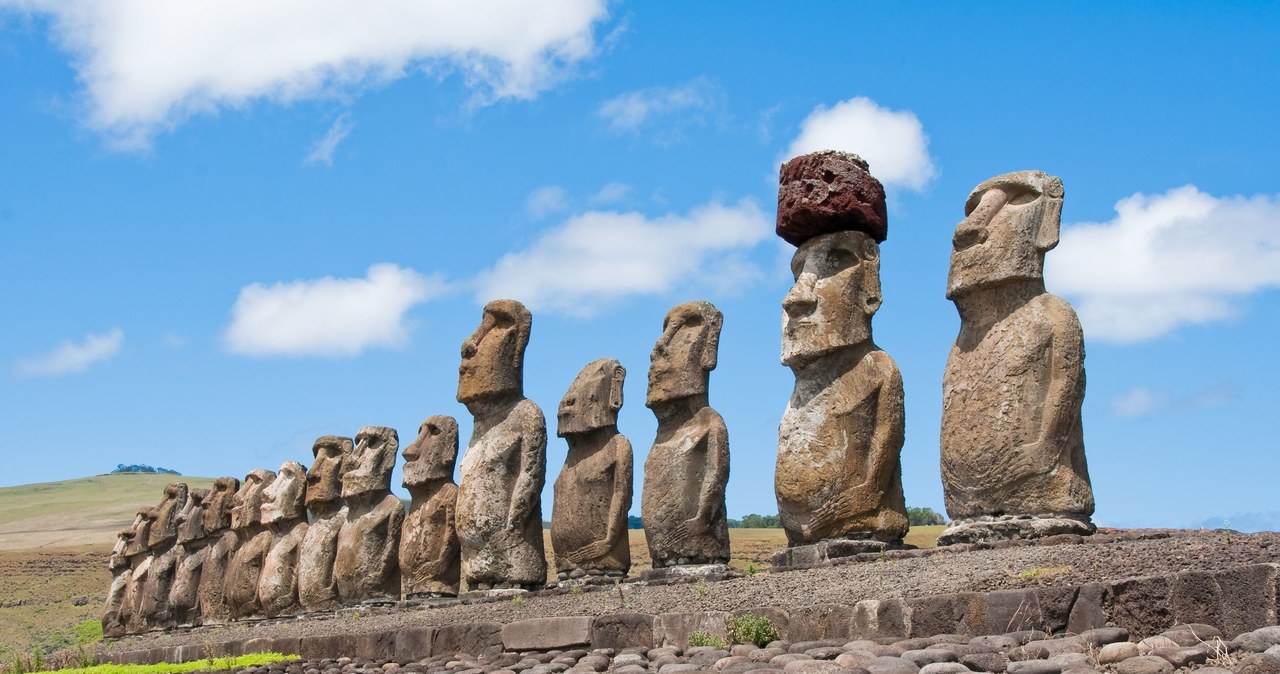 Moai pozostają jedną z największych tajemnic ludzkosci. /123RF/PICSEL