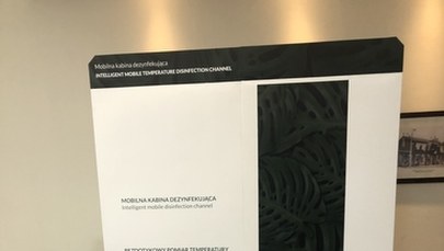 Mobilna kabina do dezynfekcji. W ciągu godziny może z niej skorzystać 250 ludzi