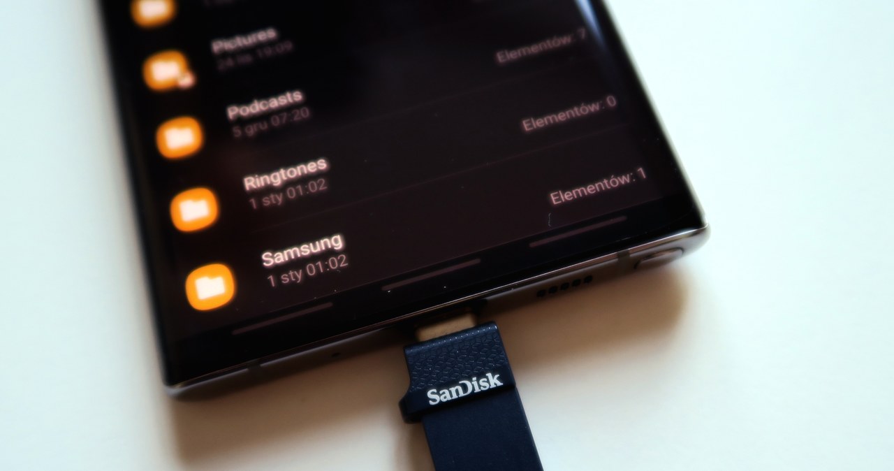 Mobilny pendrive SanDiska i Samsung Galaxy Note10 /INTERIA.PL