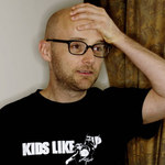 Moby obok Jamesa Blunta