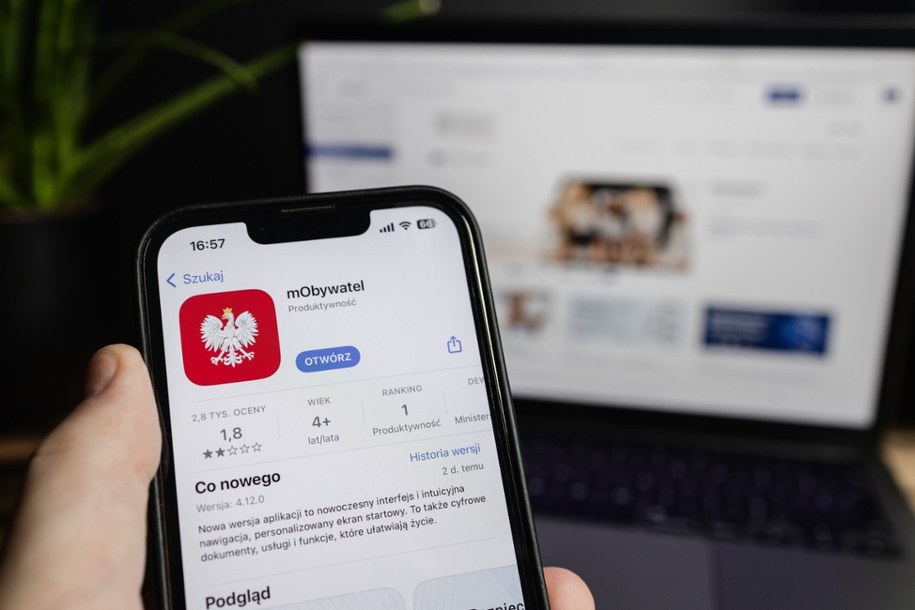 mObywatel ma zyskać nowe funkcje /Shutterstock