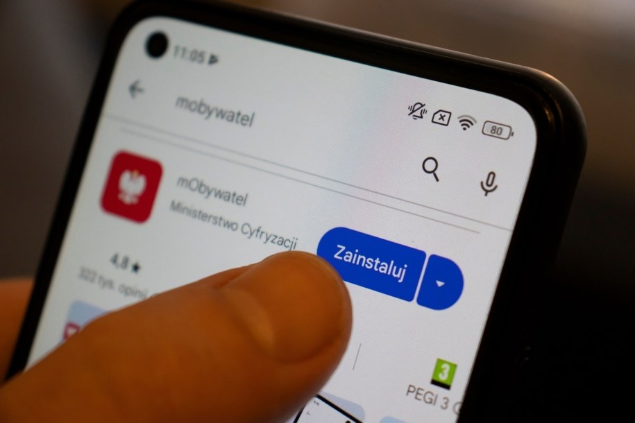 mObywatel /daily_creativity  /Shutterstock