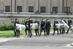 Mocna policyjna obstawa na marsz rosyjskich kibiców