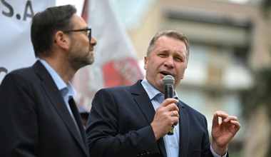 Mocne słowa polityków PiS pod siedzibą Orlenu. "Banda nieokrzesańców"