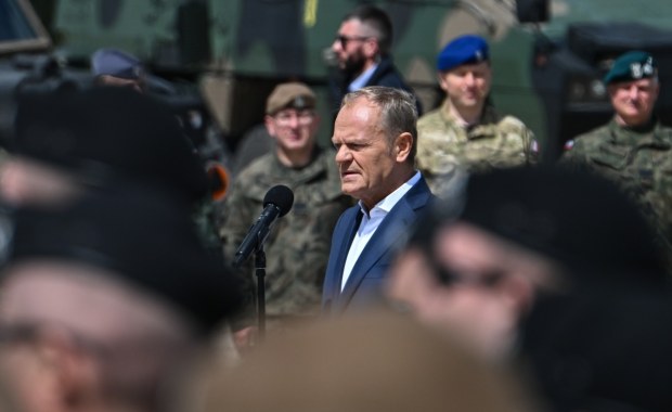 Mocne słowa Tuska do żołnierzy. "Żeby nikt się nie odważył"