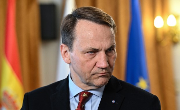 Mocne wystąpienie Sikorskiego w Sejmie. Zwrócił się wprost do Rosjan