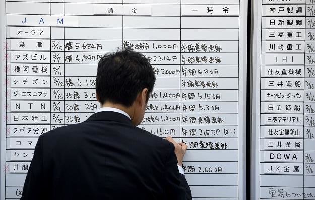 Mocny rajd jena zaskoczył wszystkich /AFP