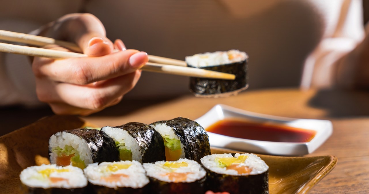 Moczenie sushi w sosie sojowym zabija to, co w nim najlepsze /123RF/PICSEL