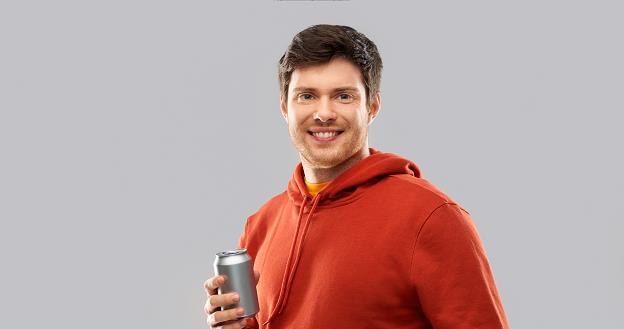 Moda na wino w... puszce! /&copy;123RF/PICSEL
