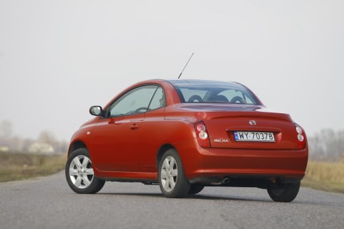 Model Coupe+Cabrio trafił do produkcji seryjnej w roku 2005, konkurując głównie z Peugeotem 206 CC. /Motor