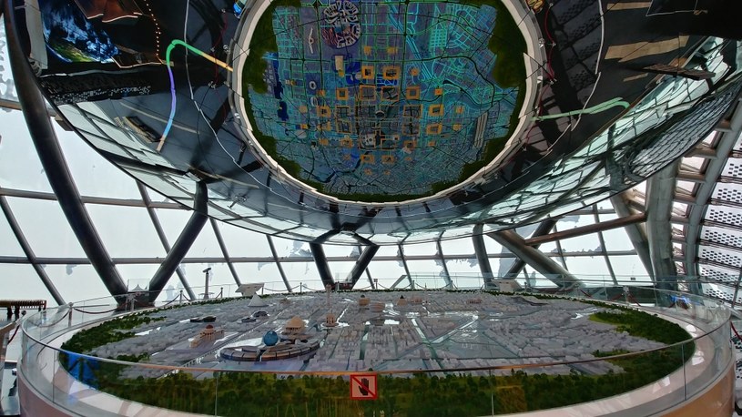 Model miasta przyszłości - wizualizacja znajdująca się w pawilonie Nur-Alem /INTERIA.PL