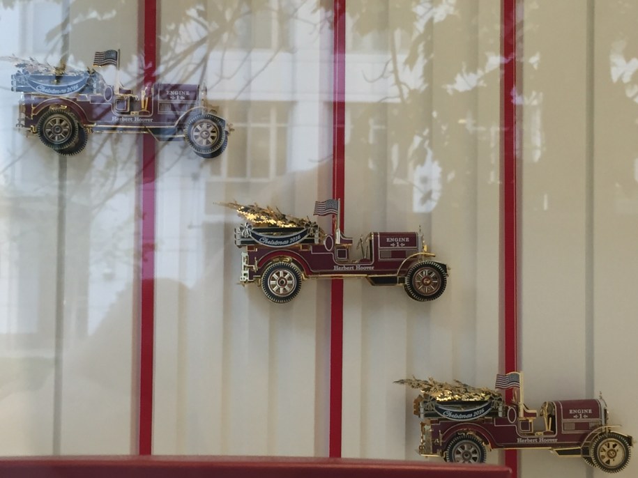 Modele zabytkowych wozów strażackich /Paweł Żuchowski /RMF FM