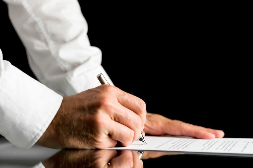 Modelowa umowa kredytu w Polsce? "Mamy gotowy dokument"