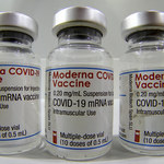 Moderna chce testować kolejne warianty szczepionki - skuteczniejsze na mutacje