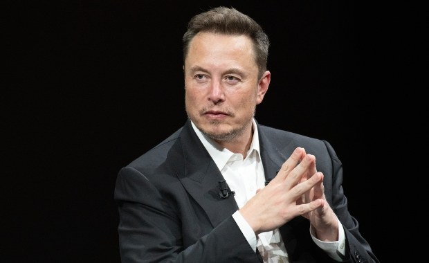 Moderna kazała śledzić sławnych ludzi krytykujących szczepienia