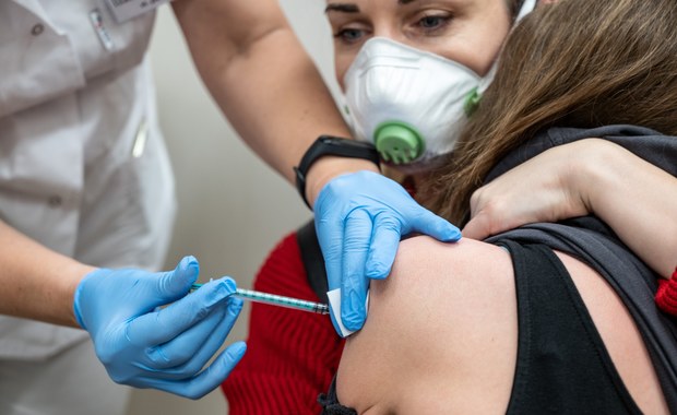 Moderna rozpoczęła badania kliniczne nad szczepionką przeciwko Omikronowi