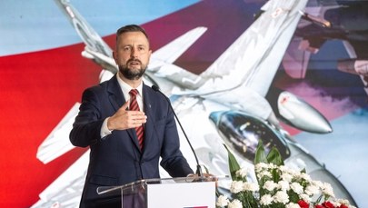 Modernizacja samolotów F-16. Szef MON podpisał umowę