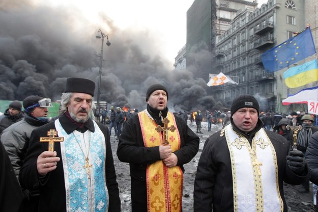Modlitwy na Majdanie w Kijowie /ZURAB KURTSIKIDZE /PAP/EPA