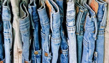 Modne spodnie jeansowe na wiosnę za jedyne 40 zł w Lidlu! Podobne oferuje H&M, Reserved i Zara