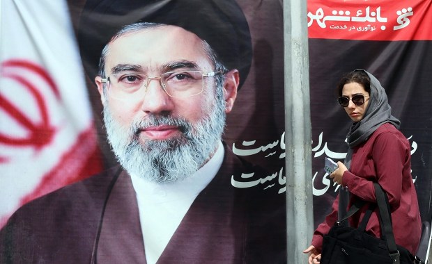 Modżtaba Chamenei uciekł z Iranu? "Nie jest w stanie podejmować decyzji"