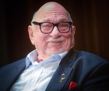 "Mogę wszystko powiedzieć o swoim życiu, tylko nie to, że było nudne. Kochałem życie z wszystkimi jego barwami" - wyznaje "hetman" polskiego kina - Jerzy Hoffman.

"Robienie filmów zawsze sprawiało mi frajdę" - podkreśla reżyser, który w środę, 15 marca, obchodzi 85. urodziny.