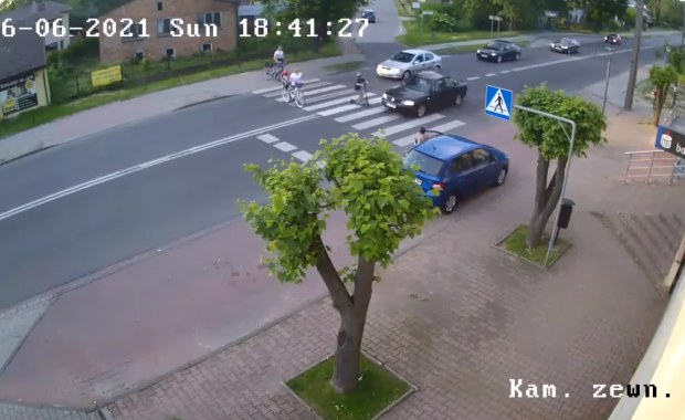 Mógł zabić dziecko, ułamki sekund od tragedii. Zobacz szokujący film