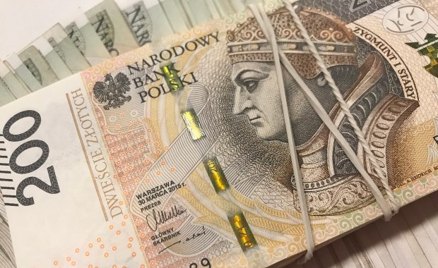 Mogli wyłudzić kilkaset milionów złotych. Kolejne zatrzymania CBA