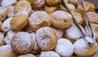 Moja babcia zamiast pączków robi cząpuchy. Są szybkie w przygotowaniu i obłędnie puszyste 