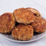 Moja mama dodaje to do mielonych. Są wilgotne w środku i chrupiące z zewnątrz