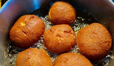 Moja mama zawsze smaży pączki na tym tłuszczu. Są chrupkie jak z cukierni 