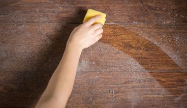 Moja teściowa myje tym meble. Błyszczą, a kurz nie osadza się przez wiele dni