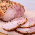 Moja teściowa na Wielkanoc robi taką szynkę. Warto zacząć wcześniej, ale jest warta zachodu