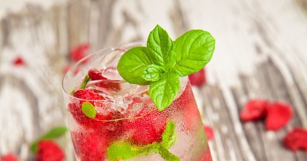 Mojito bezalkoholowe z malinami /123RF/PICSEL