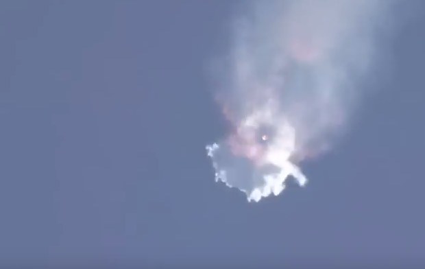 Moment katastformy rakiety Falcon 9 /materiały prasowe