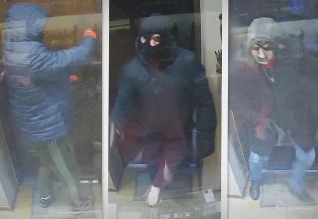 Moment napadu na jubilera /KMP Lublin /Policja