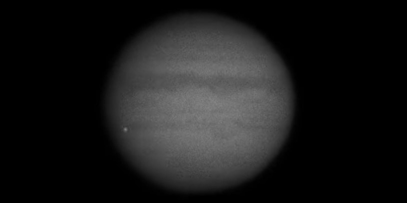 Moment prawdopodobnego uderzenia małego obiektu w Jowisza - 07.08.2019 r. /materiały prasowe
