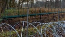 MON: Białorusini budują infrastrukturę, by przepchnąć migrantów do Polski