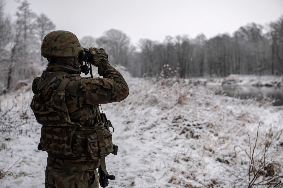 MON: notatki migrantów zawierają wskazówki od białoruskich służb nt. sposobów przekraczania granicy /Wojtek Jargiło /PAP