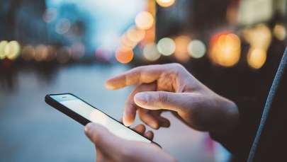 "MON zaprasza ochotników...". Resort ostrzega przed fałszywymi SMS-ami