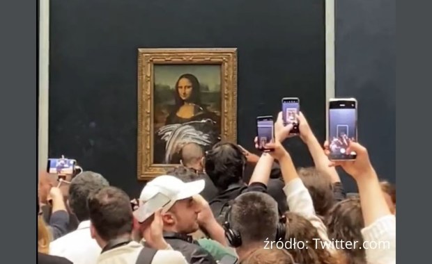 Mona Lisa obrzucona tortem przez mężczyznę przebranego za kobietę