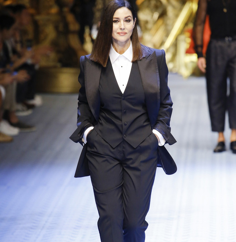 Monica Bellucci otworzyła paradę, która zgromadziła na widowni zarówno mężczyzn, jak i kobiety. /East News