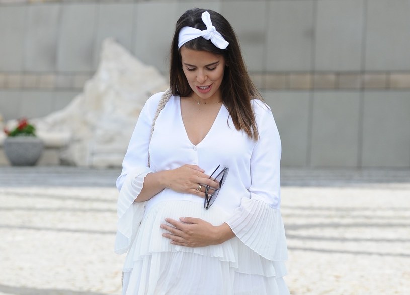 Monika Mazur w ciąży o swoim stanie zdrowia /VIPHOTO/EAST NEWS  /East News
